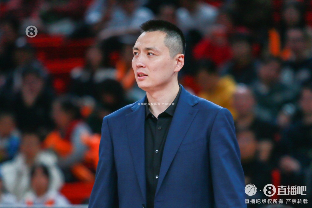 卢伟：下赛季的目标是冲击4强 外援的引援重点还是一号位和五号位